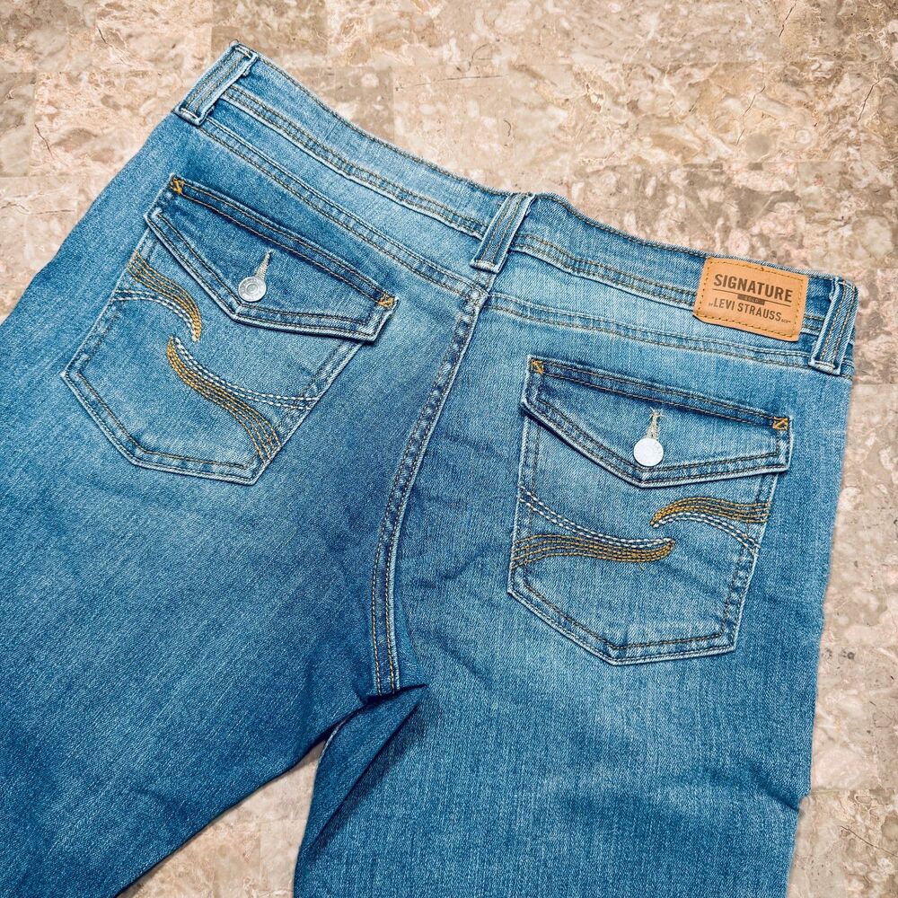 Signature Gold by Levi Strauss Women's True Boot Bootcut Jeans , Size 12 (34x31)